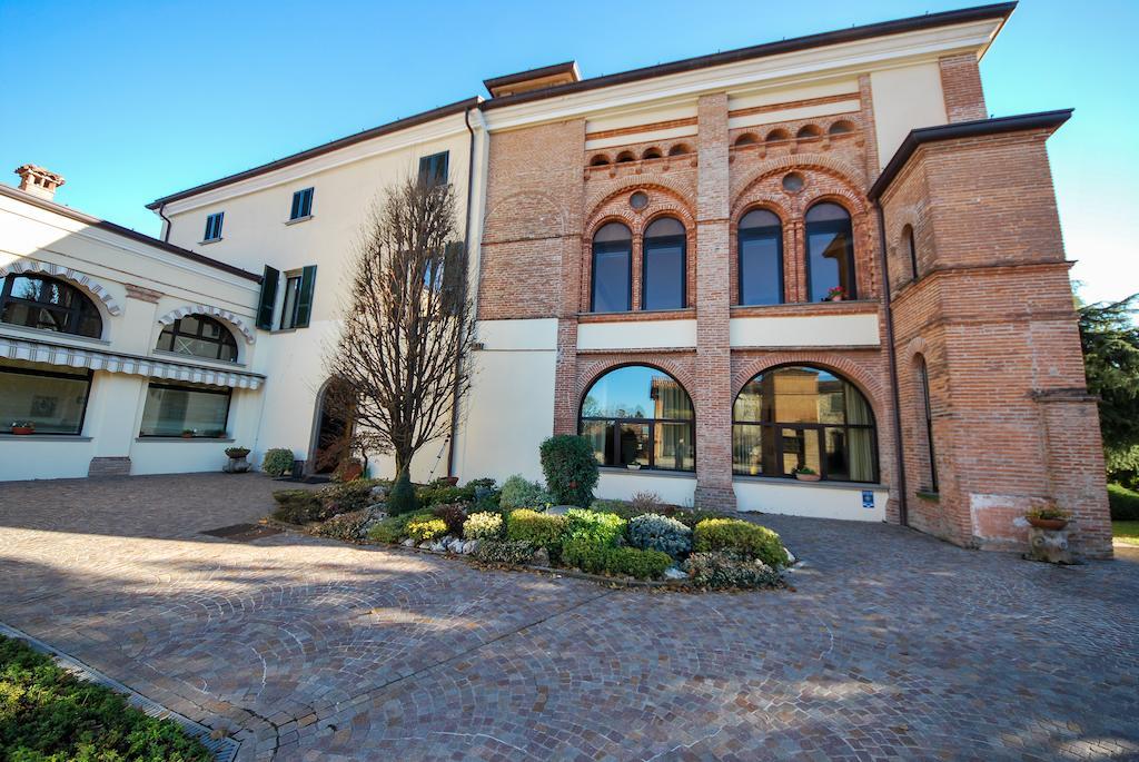 Villa Santa Maria Dell'Arco - Centro Oreb Cazzago San Martino Экстерьер фото
